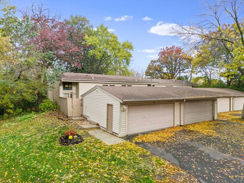 6384 Aspenwood Plz, Woodbury, MN, 55125-1104 | Card Image