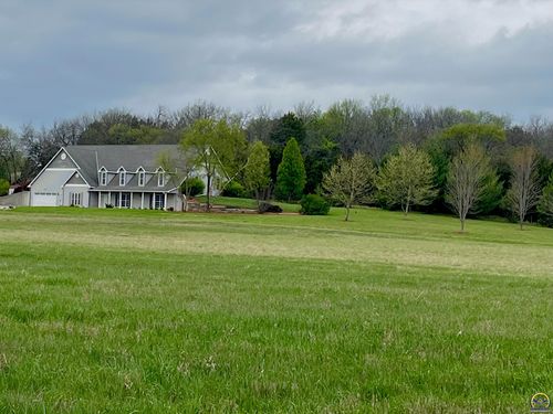 721 E 1650 Rd, Baldwin City, KS, 66006-7348 | Card Image