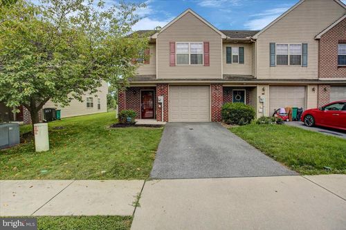 209 Merriweather Dr, CHAMBERSBURG, PA, 17201-8786 | Card Image