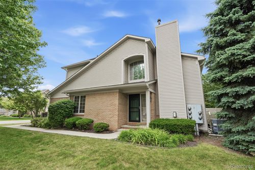 23716 Mccort Dr, Flat Rock, MI, 48134-9088 | Card Image