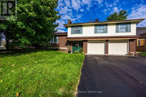 4 Owl Dr, Tillsonburg, ON, N4G4M6 | Card Image