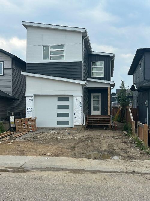 160 Athabasca Cres, Fort Mcmurray, AB, T9J1C4 | Card Image