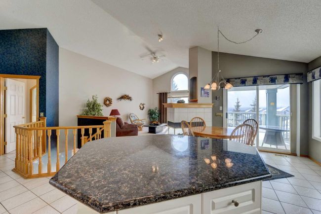 2281 Sirocco Drive Sw, Home with 3 bedrooms, 2 bathrooms and 4 parking in Calgary AB | Image 28