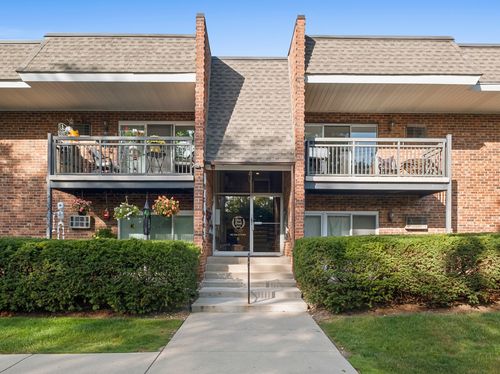 d221-4043 Saratoga Ave, Downers Grove, IL, 60515-2062 | Card Image