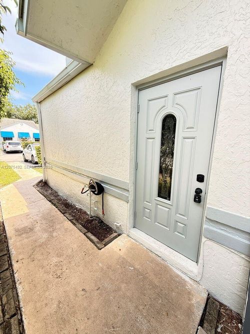 225-5201 Sw 31st Ave, Fort Lauderdale, FL, 33312-6920 | Card Image