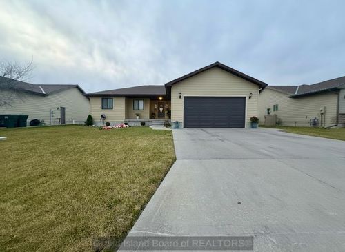 410 Buffalo Grass St, Grand Island, NE, 68803-3837 | Card Image