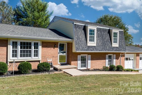 102 Castlegate Dr, Morganton, NC, 28655-3619 | Card Image