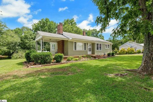 30 Sulphur Springs Rd, Greenville, SC, 29617-3027 | Card Image