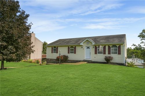 7326 Green Meadow Dr, Imperial, PA, 15126-9276 | Card Image