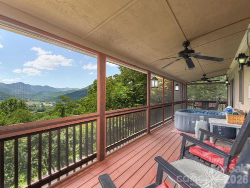 1541 Utah Mountain Rd, Waynesville, NC, 28785-9635 | Card Image
