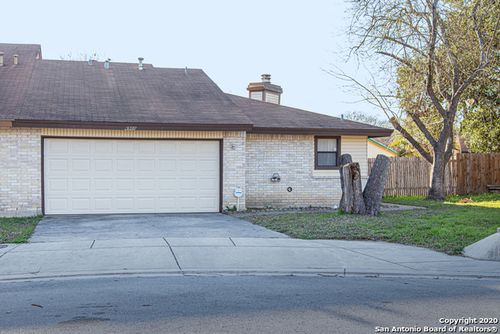 6900 Brecon, San Antonio, TX, 78239-3364 | Card Image