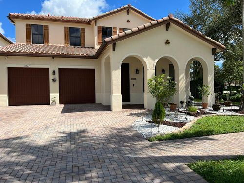8541 Nw 38th St, Pembroke Pines, FL, 33024-5016 | Card Image