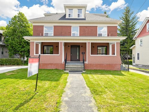 6058 Culp St, Niagara Falls, ON, L2G2B7 | Card Image