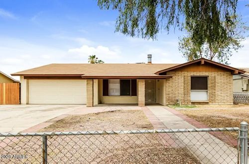 7556 W Turney Ave, Phoenix, AZ, 85033-2426 | Card Image