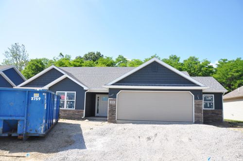 2011 Winesap Way, Kendallville, IN, 46755-2893 | Card Image