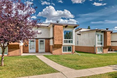 425 Pinemont Gate Ne, Home with 2 bedrooms, 1 bathrooms and 1 parking in Calgary AB | Image 1