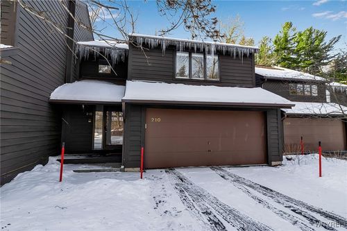 210 Breezewood Common, Amherst, NY, 14051 | Card Image