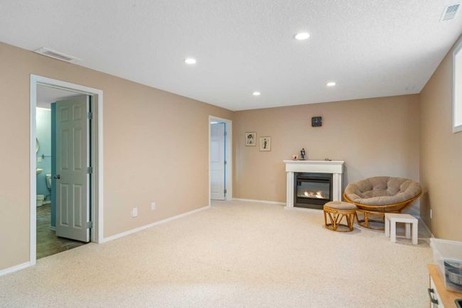 21 Everhollow Rise Sw, Home with 4 bedrooms, 3 bathrooms and 2 parking in Calgary AB | Image 30