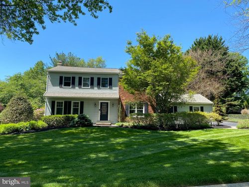 204 Shropshire Dr, West Chester, PA, 19382-2212 | Card Image