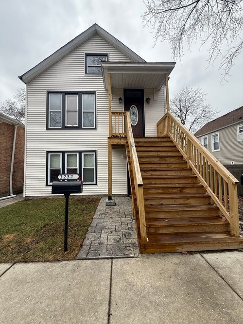 apt-2-1232 Wenonah Ave, Berwyn, IL, 60402-4819 | Card Image