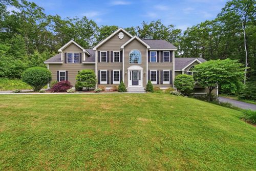 24 Piper Ln, Pelham, NH, 03076-3396 | Card Image