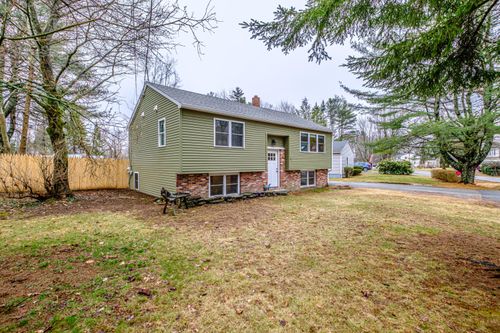61 Yankee Drive, Yarmouth, ME, 04096 | Card Image