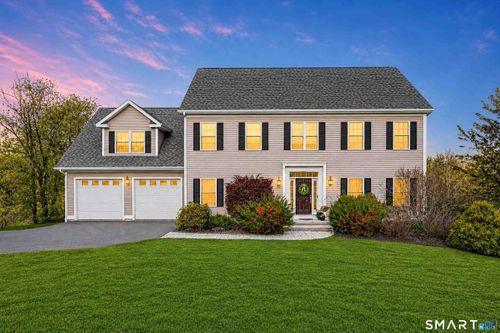 42 Ridgewood Ter, North Haven, CT, 06473-1255 | Card Image