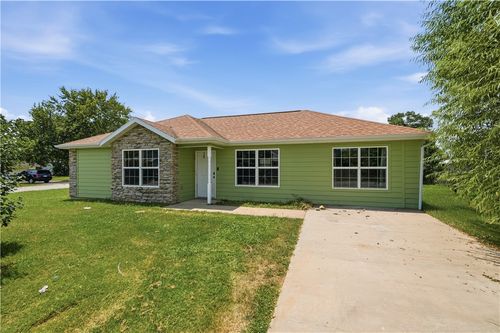 304 Estates Dr, Green Forest, AR, 72638-2743 | Card Image