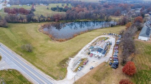 1435 W Ashley Rd, Boonville, MO, 65233-2111 | Card Image