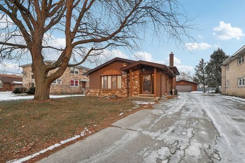 7605 Banks St, Justice, IL, 60458-1309 | Card Image