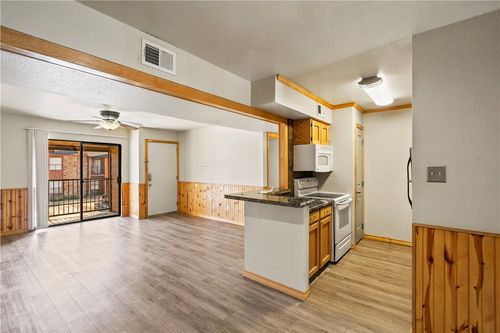 apt-90-904 University Oaks Blvd, College Station, TX, 77840-3509 | Card Image