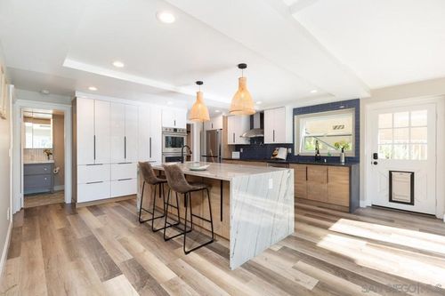 913 Johnson Ave, San Diego, CA, 92103-2312 | Card Image