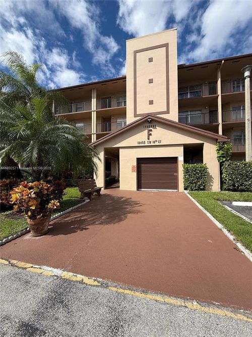 apt-213f-13455 Sw 16th Ct, Pembroke Pines, FL, 33027-6415 | Card Image