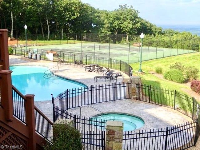 Pool, hot tub, tennis & pickleball courtns | Image 42
