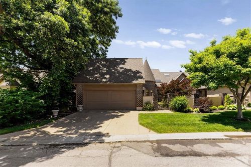 12520 Cedar St, Leawood, KS, 66209-2299 | Card Image