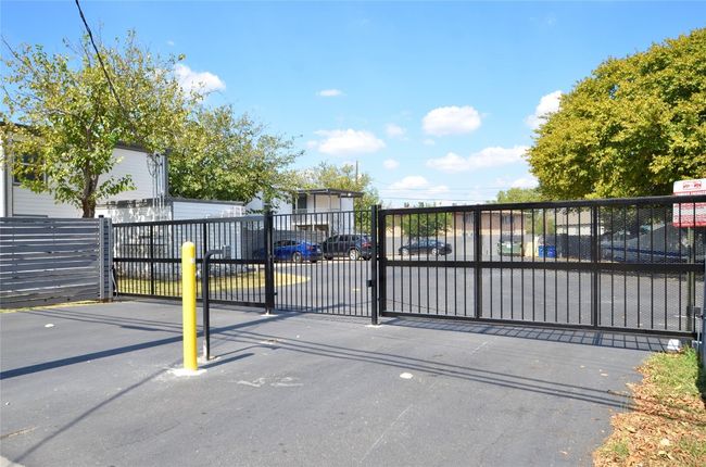 View of gate | Image 17
