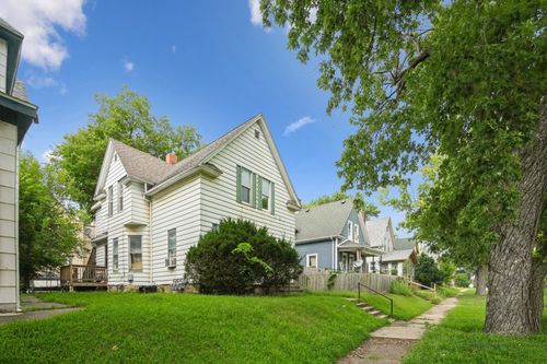 924 14 1/2 St, Rock Island, IL, 61201-2530 | Card Image