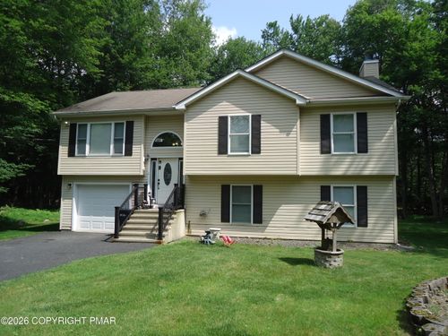 3270 Beech Ridge Dr, Pocono Summit, PA, 18346-7705 | Card Image