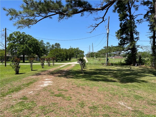 Yard | Image 31