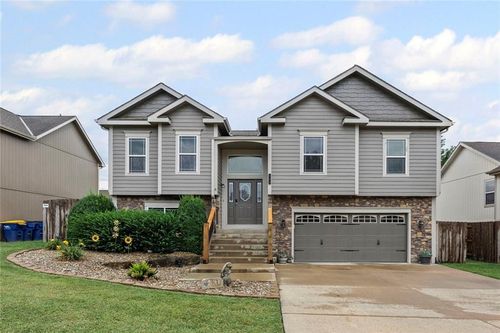 703 E 15th St, Eudora, KS, 66025-8501 | Card Image