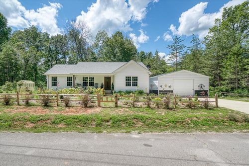360 Hickory Ln, Sparta, TN, 38583-6786 | Card Image