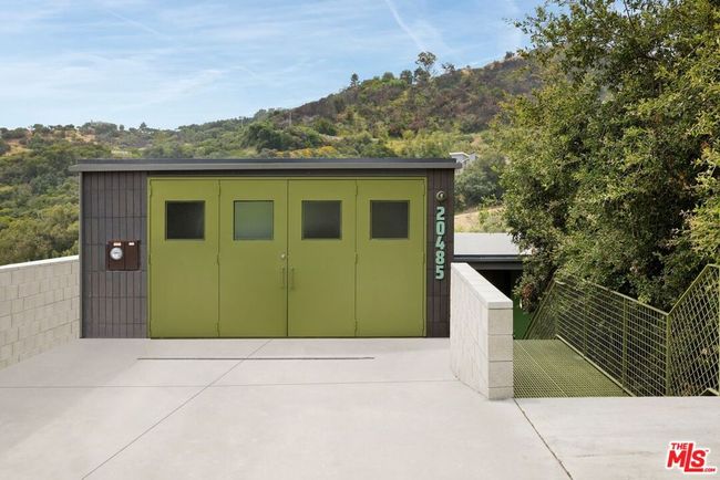 20485 Medley Ln, House other with 4 bedrooms, 4 bathrooms and 4 parking in Topanga CA | Image 27