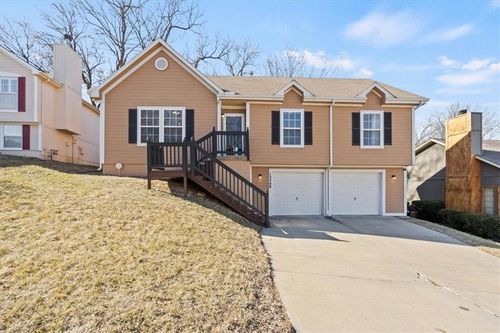 12508 Fountain Lake Dr, Grandview, MO, 64030-1578 | Card Image