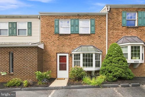 1322 Blue Jay Dr, LANCASTER, PA, 17601-2742 | Card Image