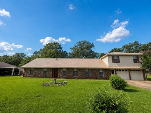 1701 Woodview Cir, Amory, MS, 38821-2216 | Card Image