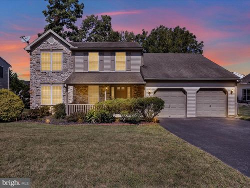 4861 Dunham Dr, READING, PA, 19606-8936 | Card Image