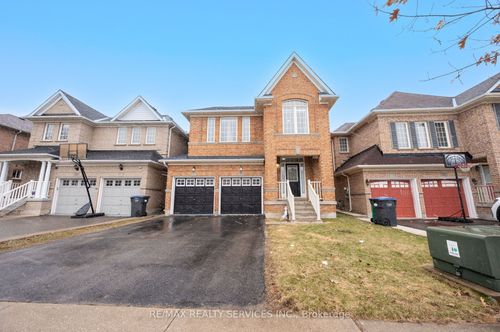 31 Rambling Oak Dr, Brampton, ON, L7A3X8 | Card Image