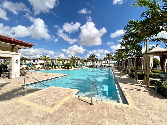 10607 W 34 Th Ct, Townhouse with 3 bedrooms, 3 bathrooms and null parking in Hialeah FL | Image 25