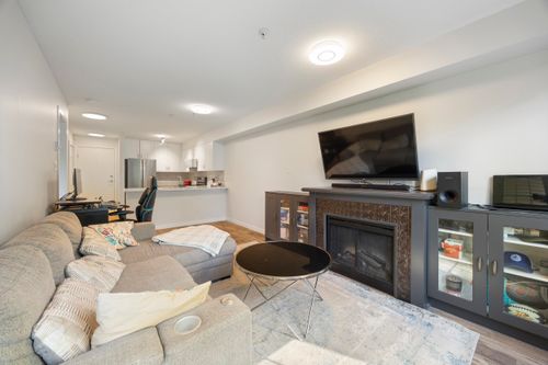 207-14877 100 Ave, Surrey, BC, V3R3H1 | Card Image
