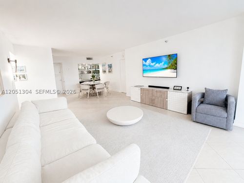 537-20505 E Country Club Dr, Aventura, FL, 33180-3437 | Card Image